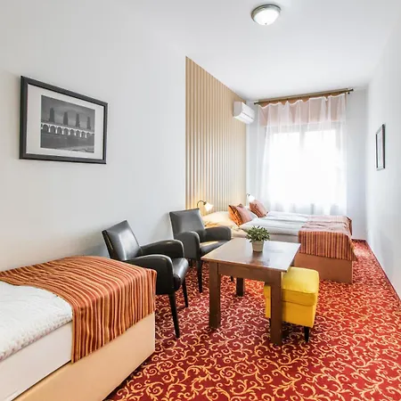 U Zlateho Kohouta Hotel 4*
