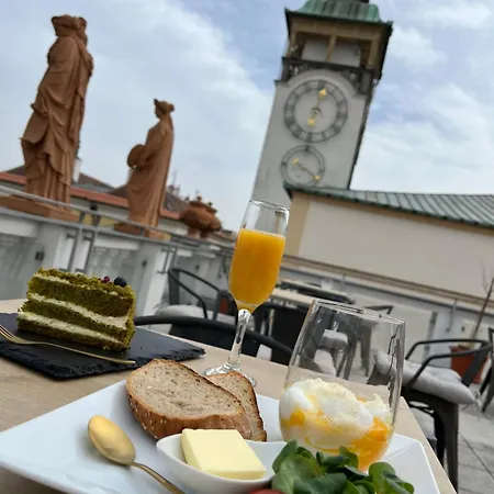 Hotel U Zlateho Kohouta Kromieryż