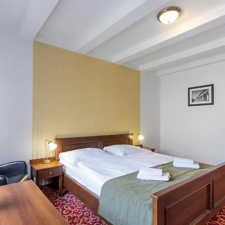 U Zlatého Kohouta Hotel 4*